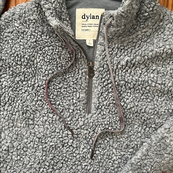 Oversized Fleece Pullover - Picture 2 of 3